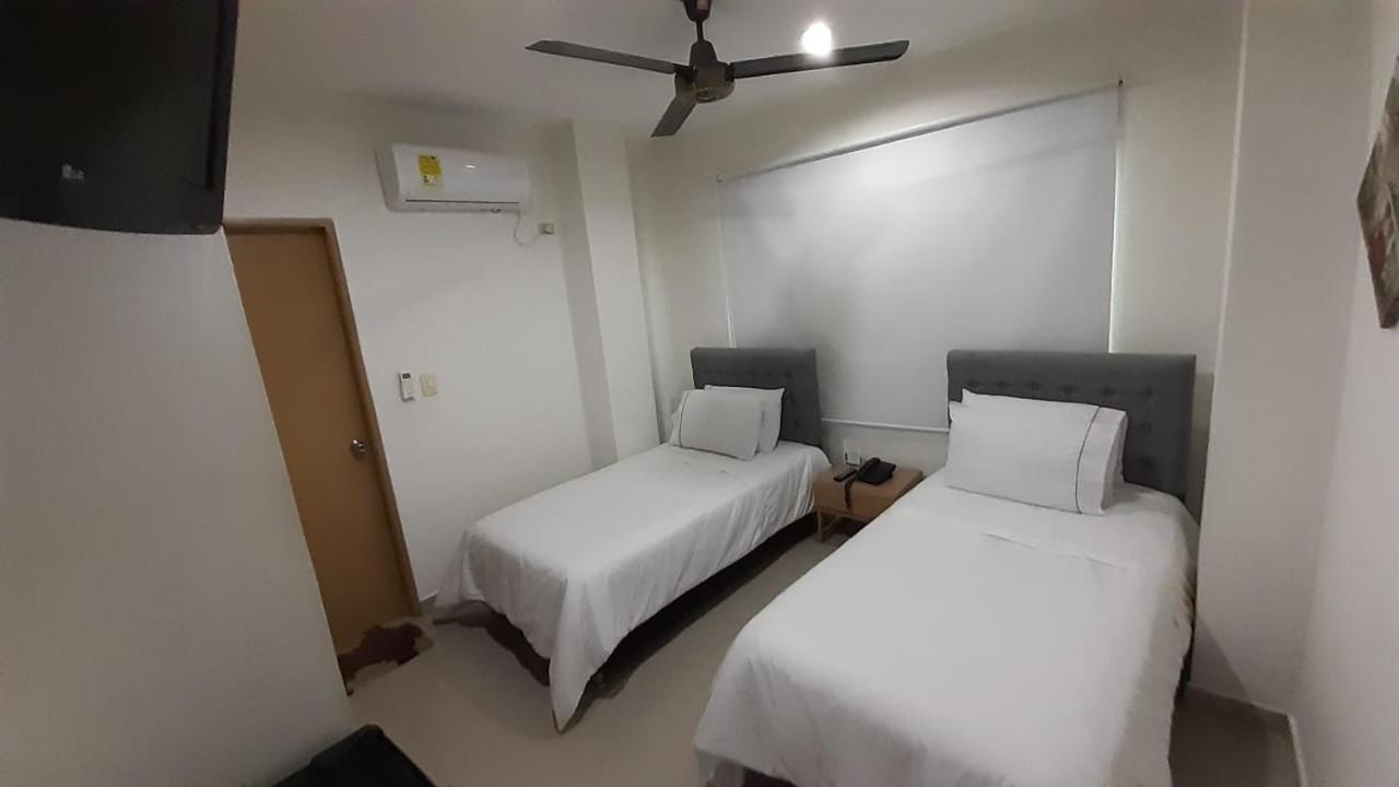 Onoma Hotel Lorica Luaran gambar